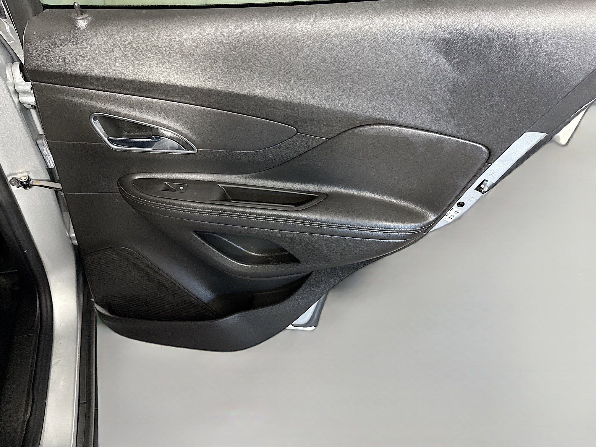 Used 2016 Buick Encore Convenience image 27