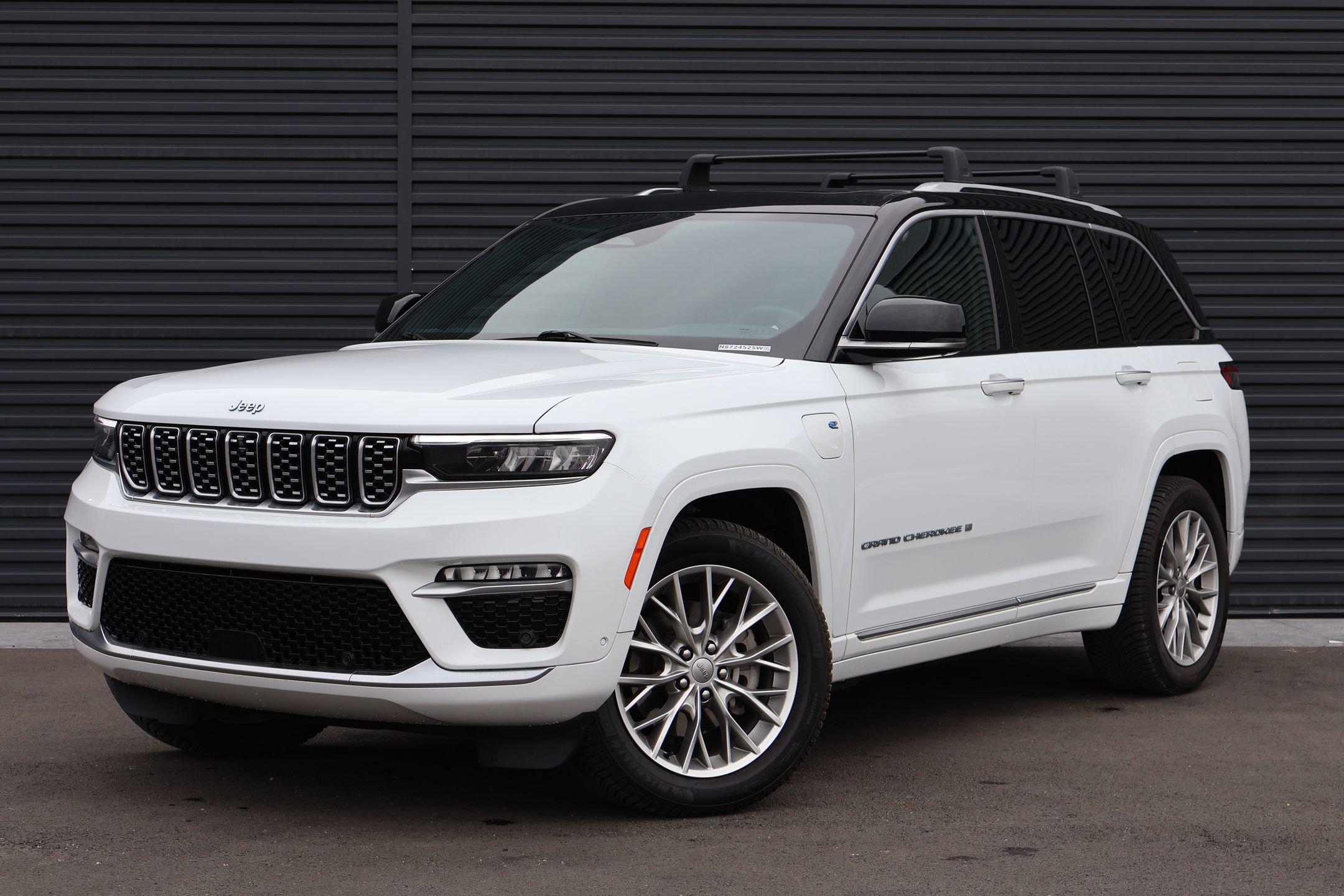Used 2022 Jeep Grand Cherokee Summit image 1