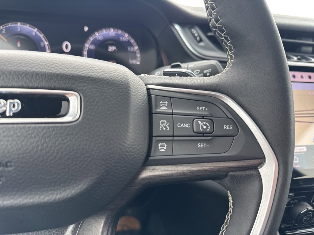 Certified 2024 Jeep Grand Cherokee L Limited w/ Luxury Tech Group II image 11