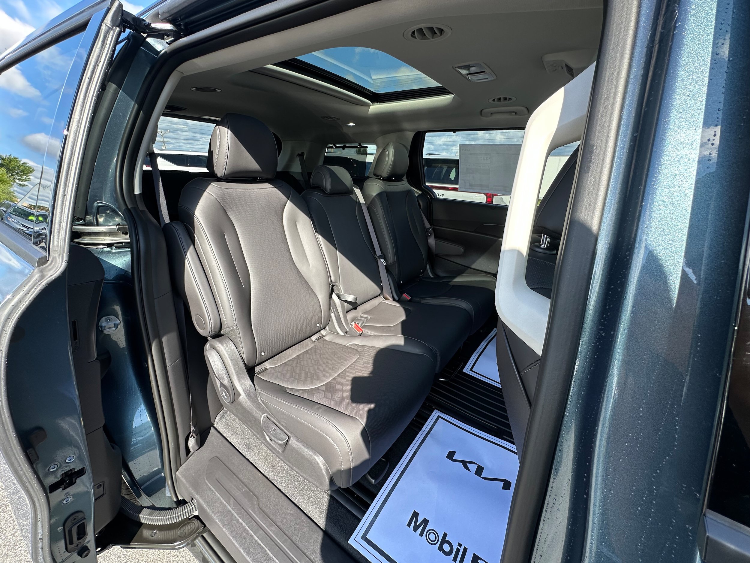 New 2026 Kia Carnival SX FWD image 14