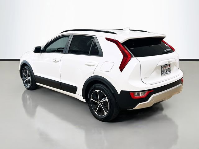 Certified 2023 Kia Niro EX image 5