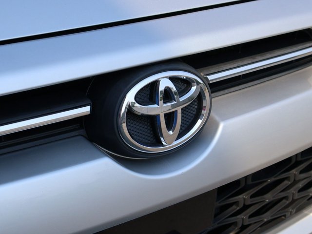 Used 2020 Toyota 4Runner TRD Off-Road Premium w/ Moonroof Package AWD/4WD image 30
