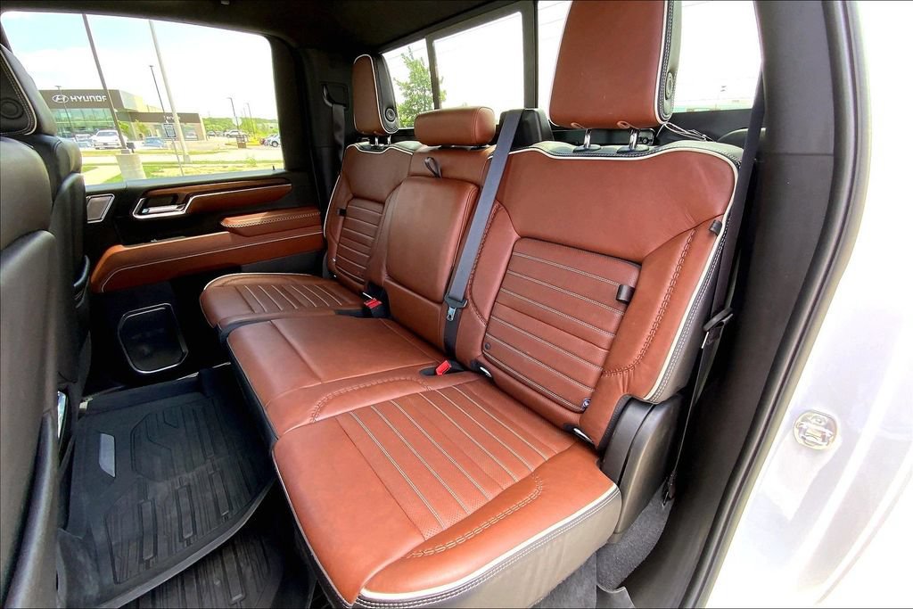 Used 2024 GMC Sierra 2500 Denali Ultimate w/ Max Trailering Package AWD/4WD image 26