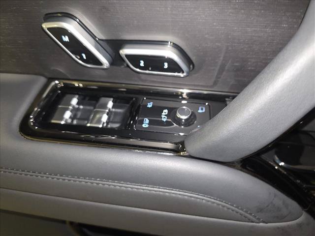 Used 2023 Land Rover Range Rover Sport SE AWD/4WD image 29