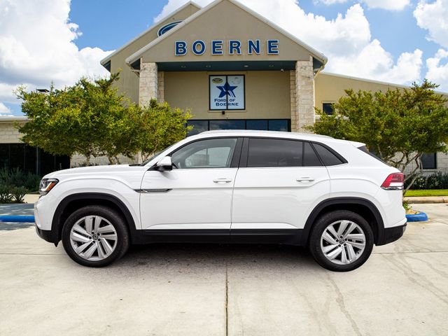 Used 2023 Volkswagen Atlas Cross Sport SE FWD image 2