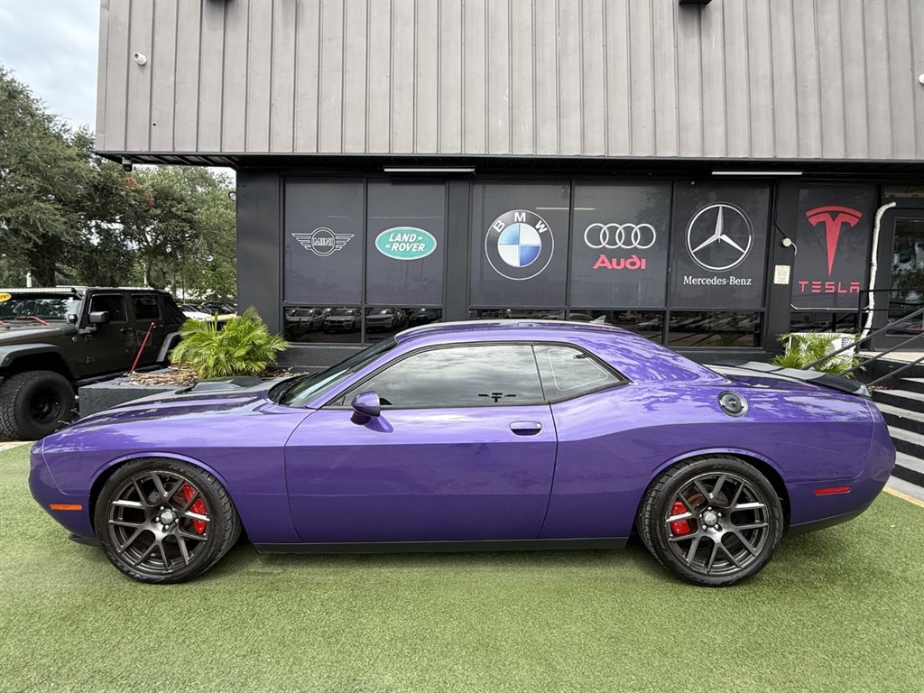 Used 2016 Dodge Challenger R/T Plus RWD image 7