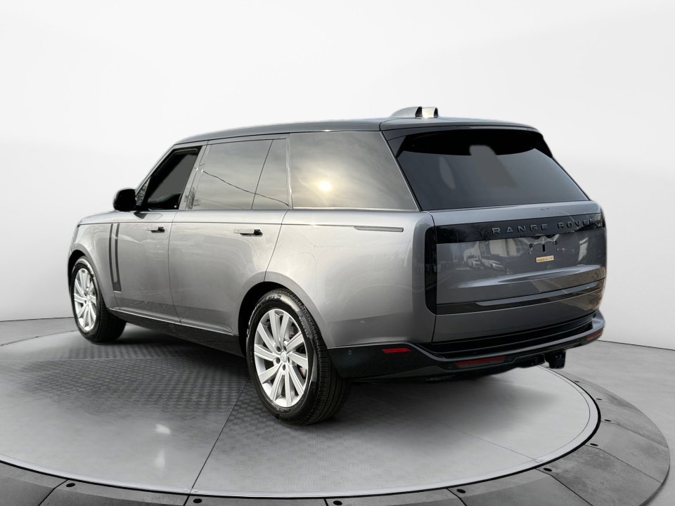 Used 2024 Land Rover Range Rover Long Wheelbase SE AWD/4WD image 5