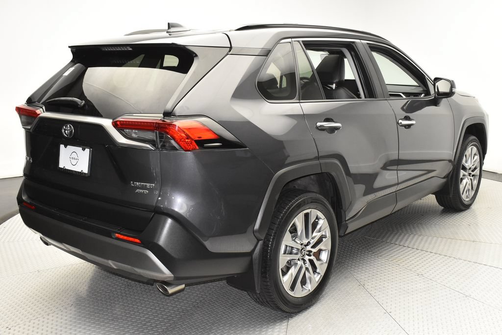 Used 2022 Toyota RAV4 Limited AWD/4WD image 5