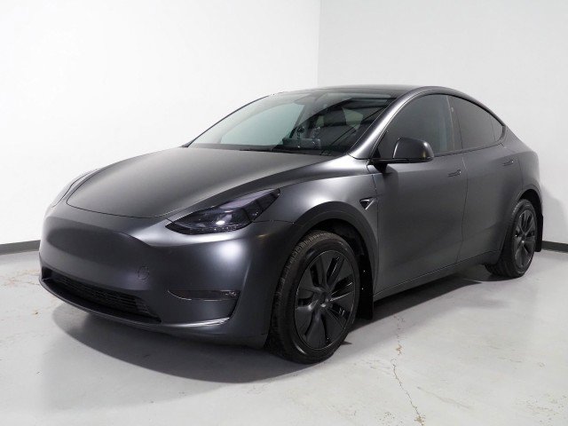 Used 2025 Tesla Model Y AWD image 11