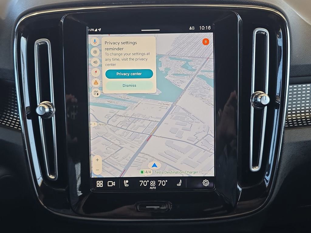 Used 2022 Volvo XC40 P8 Recharge Plus image 14