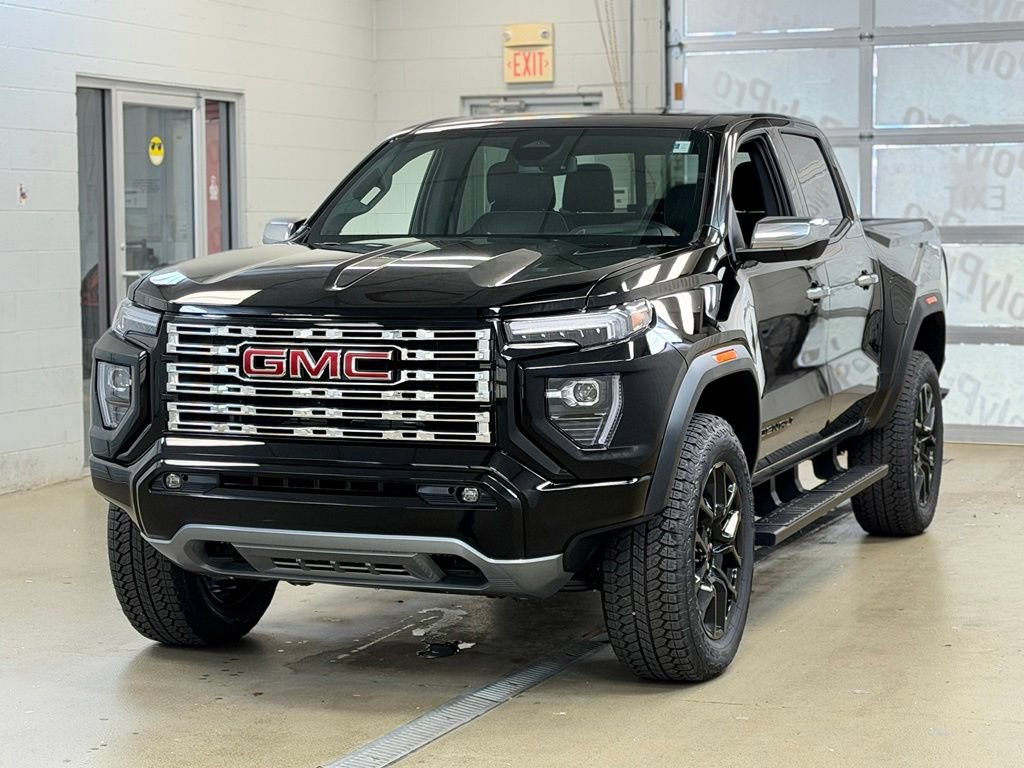 New 2026 GMC Canyon Denali w/ LPO, Denali Black Edition AWD/4WD image 3
