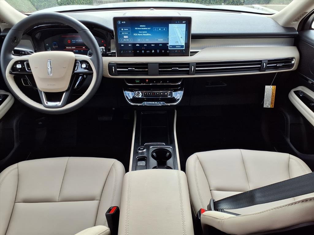 New 2026 Lincoln Corsair Premiere image 3