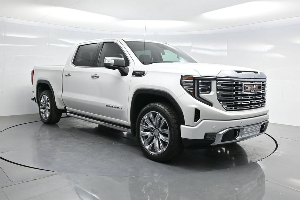 Used 2023 GMC Sierra 1500 Denali w/ Denali Reserve Package AWD/4WD image 4