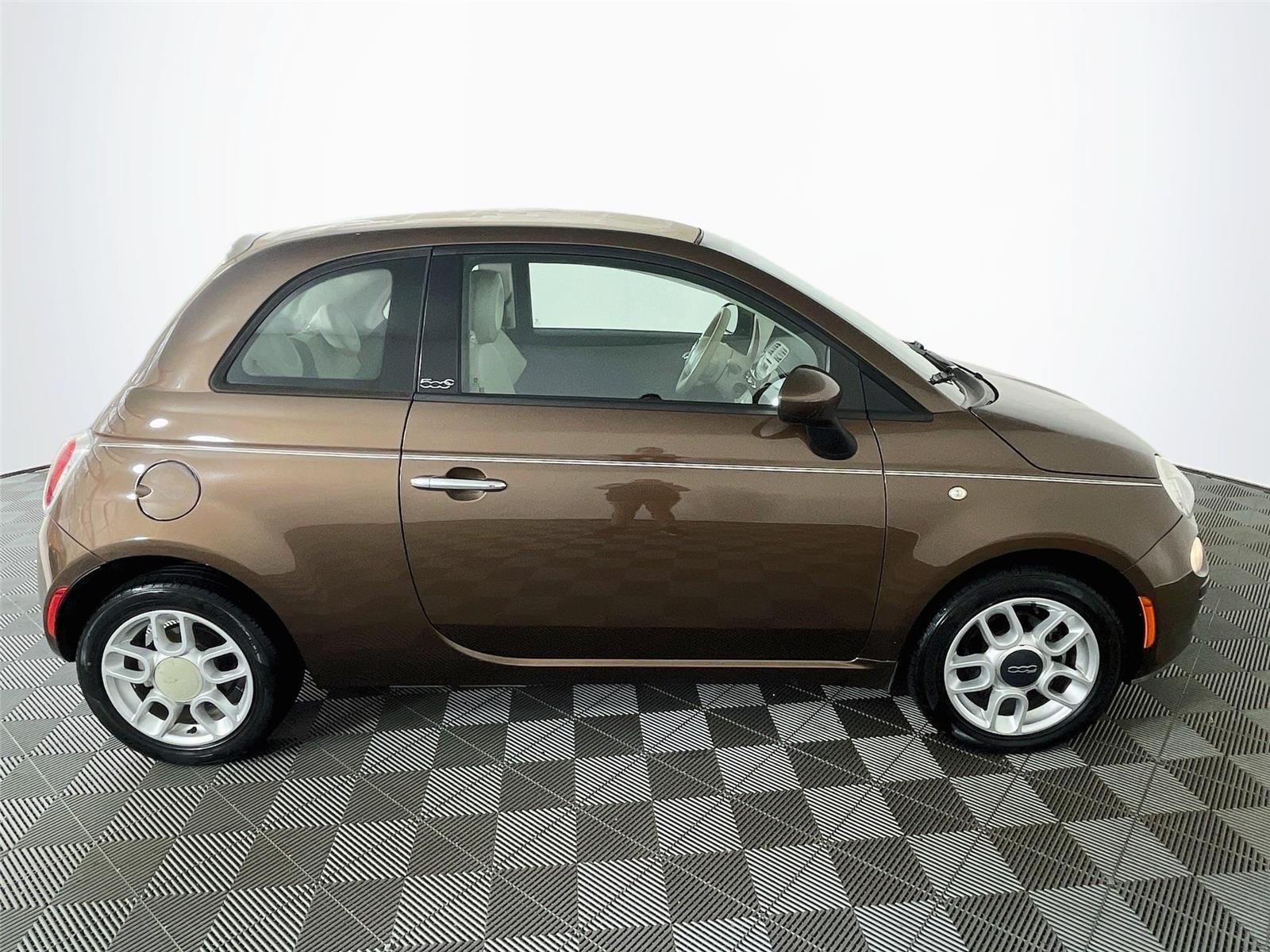 Used 2012 FIAT 500 Pop w/ Bose Premium Audio Pkg FWD image 11