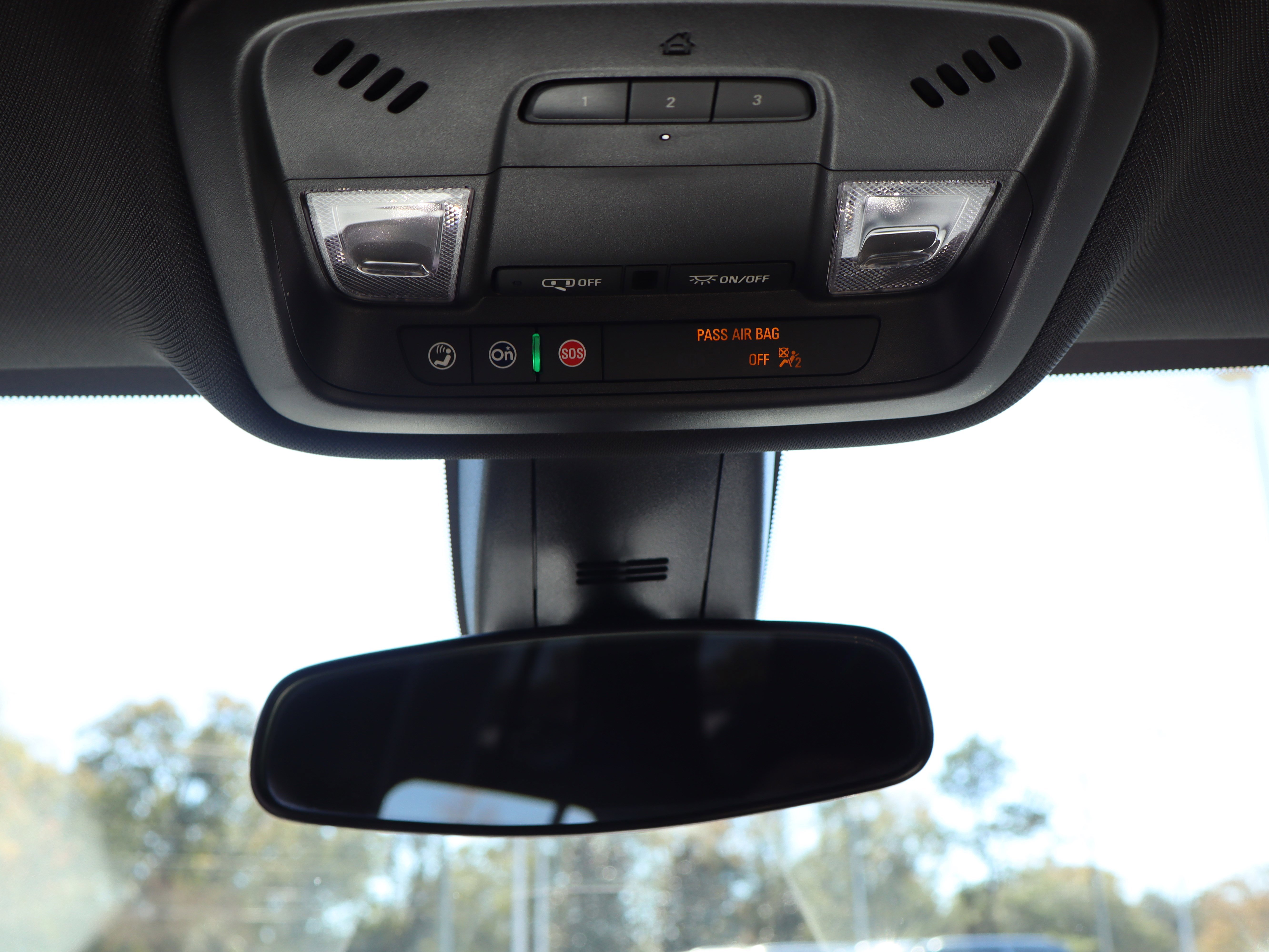 Used 2023 Chevrolet Traverse LT image 35