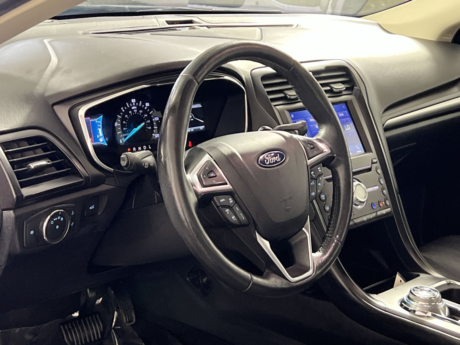 Used 2020 Ford Fusion Energi Titanium FWD image 17