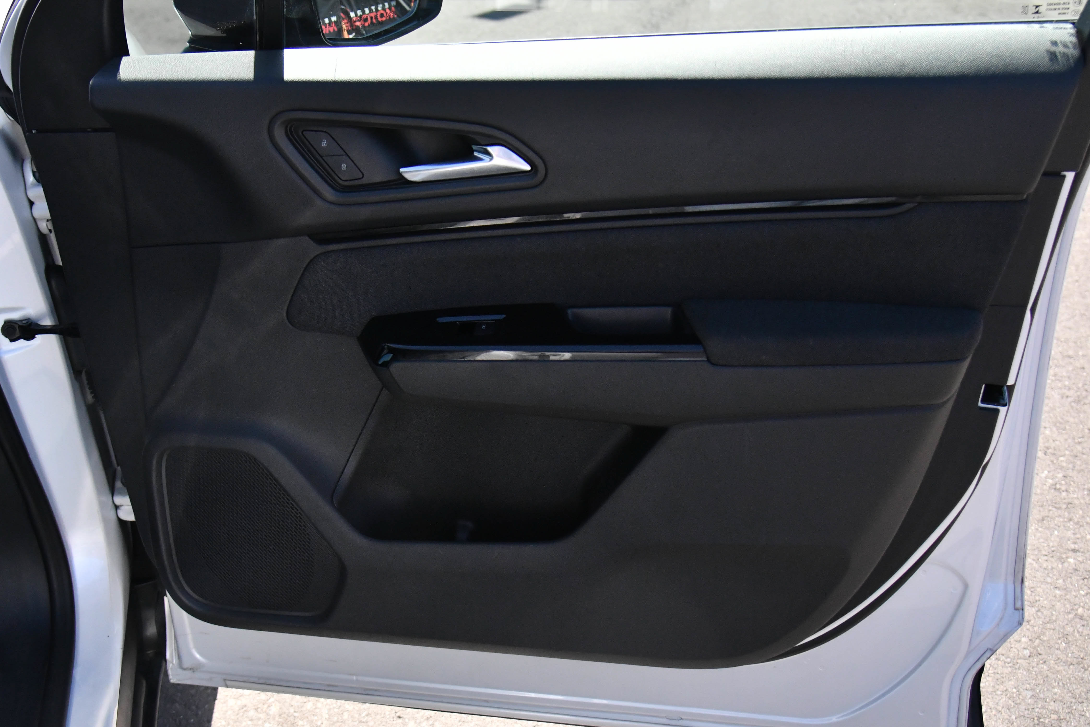 Used 2024 Honda Prologue EX image 45