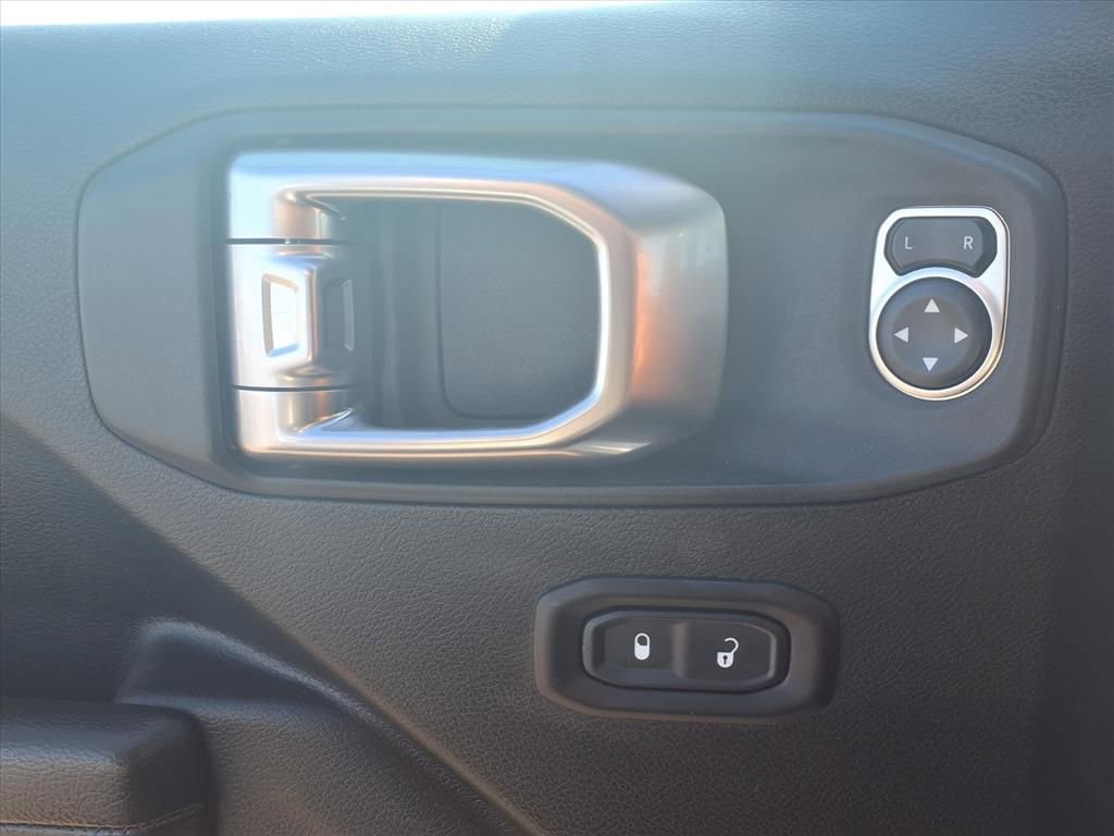Used 2019 Jeep Wrangler Unlimited Sport image 7