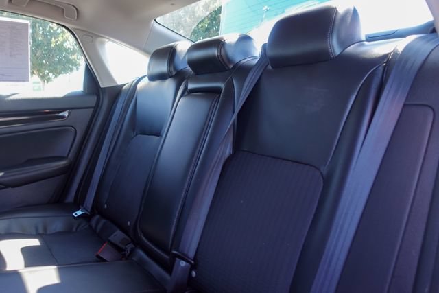 Used 2022 Honda Civic Touring image 23