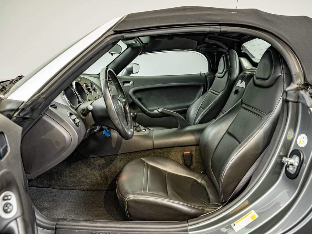 Used 2006 Pontiac Solstice Convertible w/ Premium Package RWD image 37