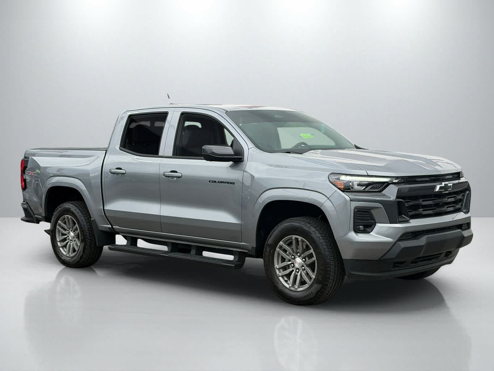 Used 2025 Chevrolet Colorado LT w/ LT Convenience Package AWD/4WD image 10