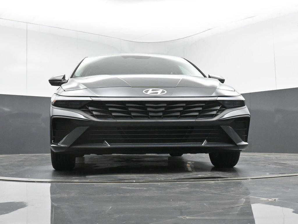 New 2026 Hyundai Elantra SE FWD image 16