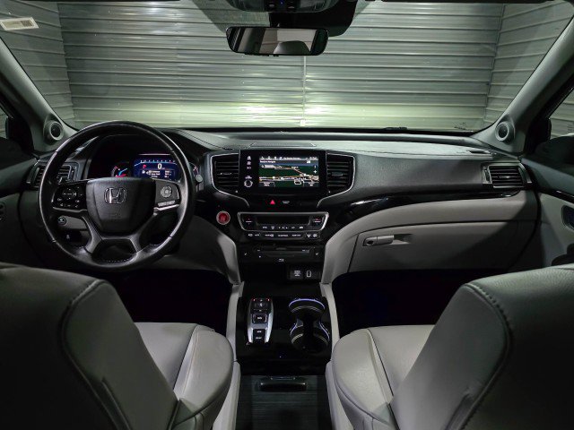 Used 2021 Honda Pilot Touring image 11