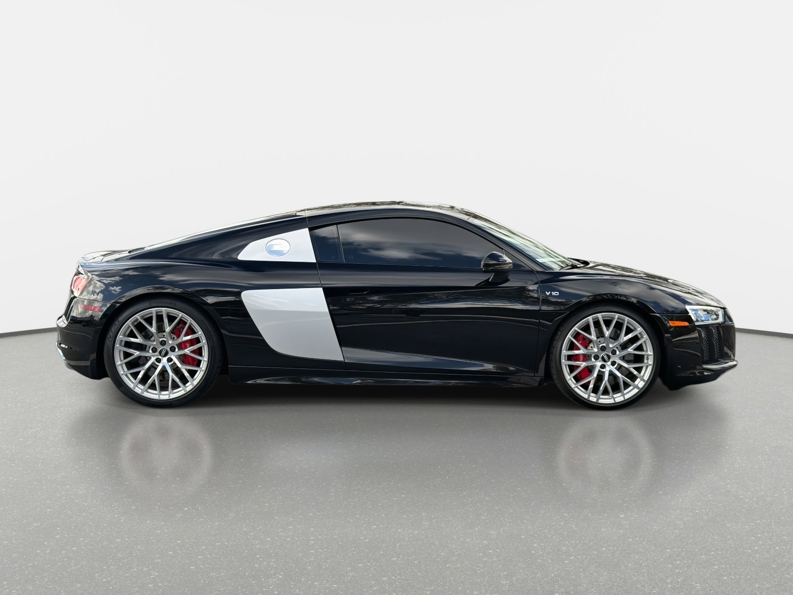 Used 2017 Audi R8 V10 image 2