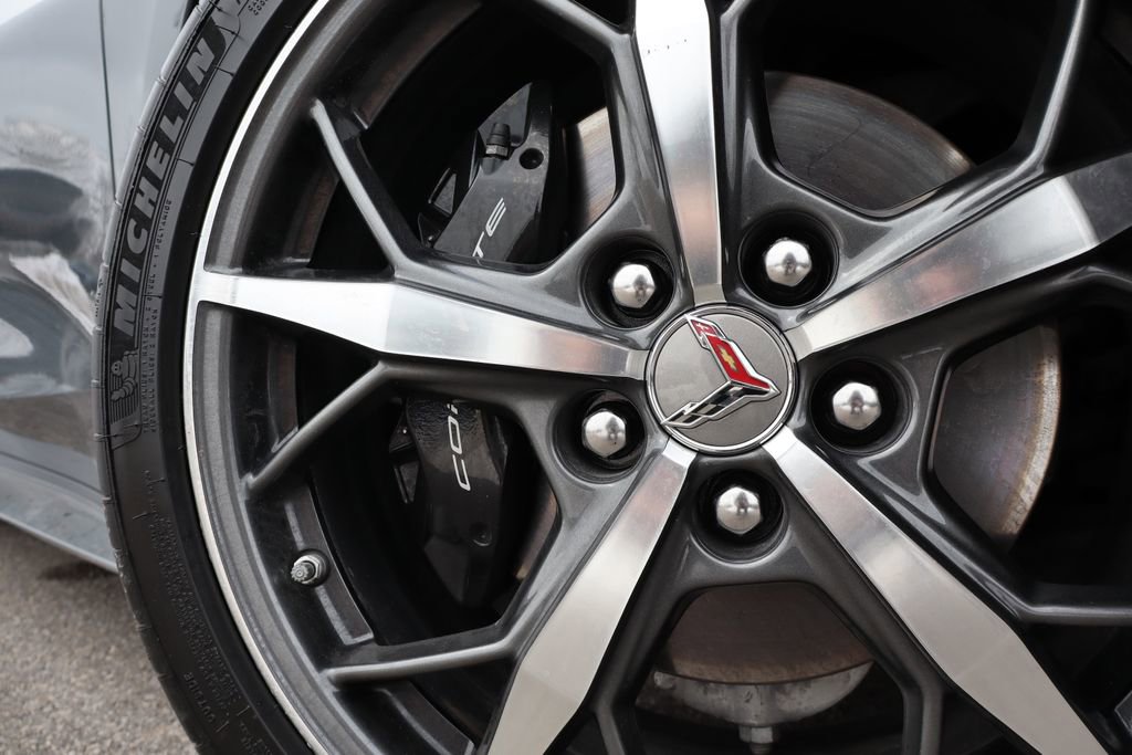 Used 2021 Chevrolet Corvette Stingray Preferred Cpe w/ Engine Appearance Package image 4