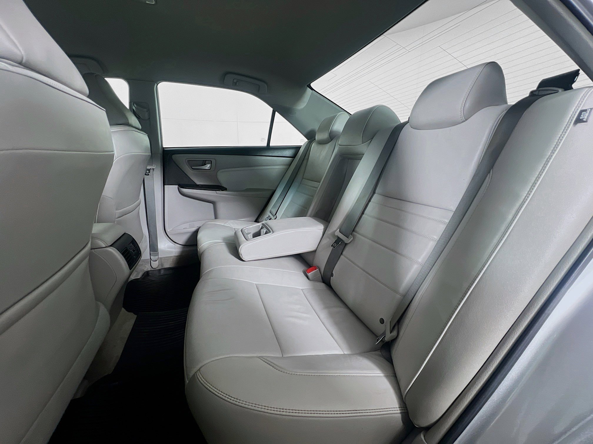 Used 2017 Toyota Camry XLE FWD image 19