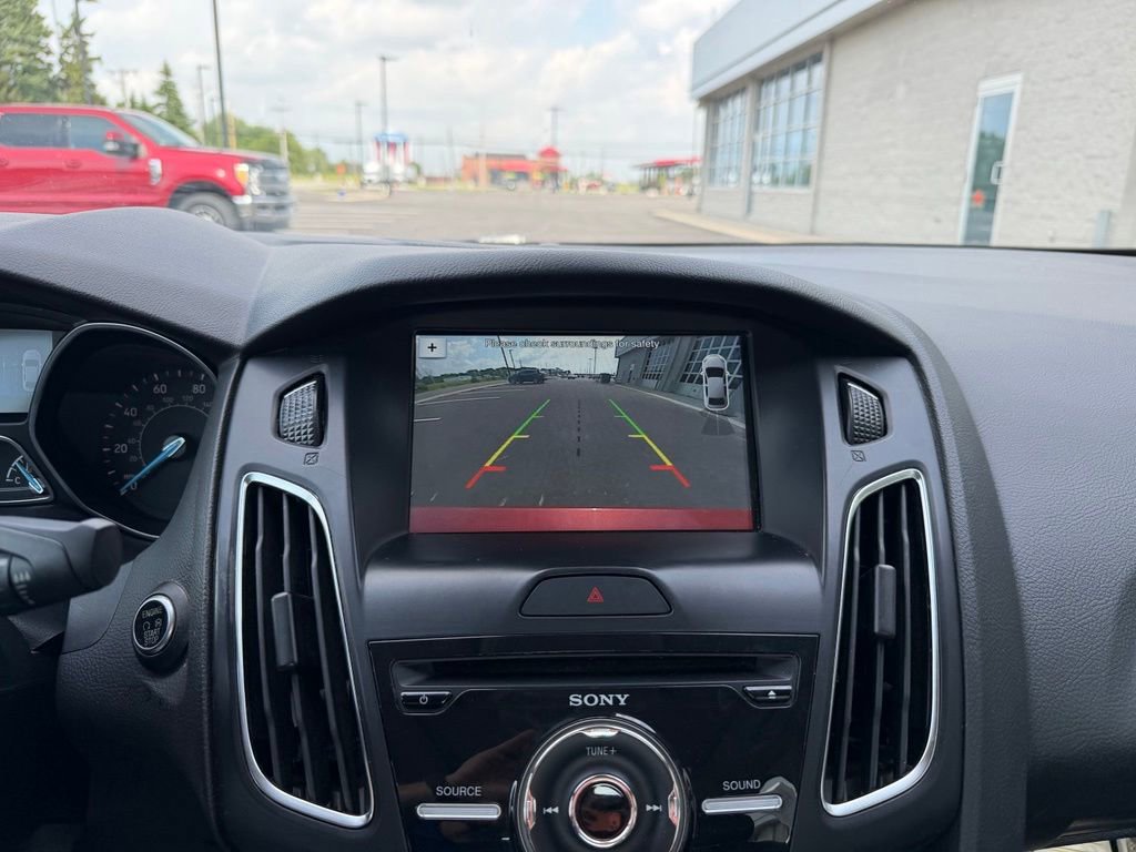 Used 2018 Ford Focus Titanium w/ Titanium Technology Package FWD image 13