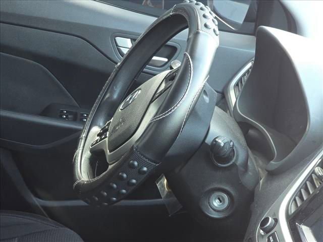 Used 2020 Hyundai Accent SE image 9