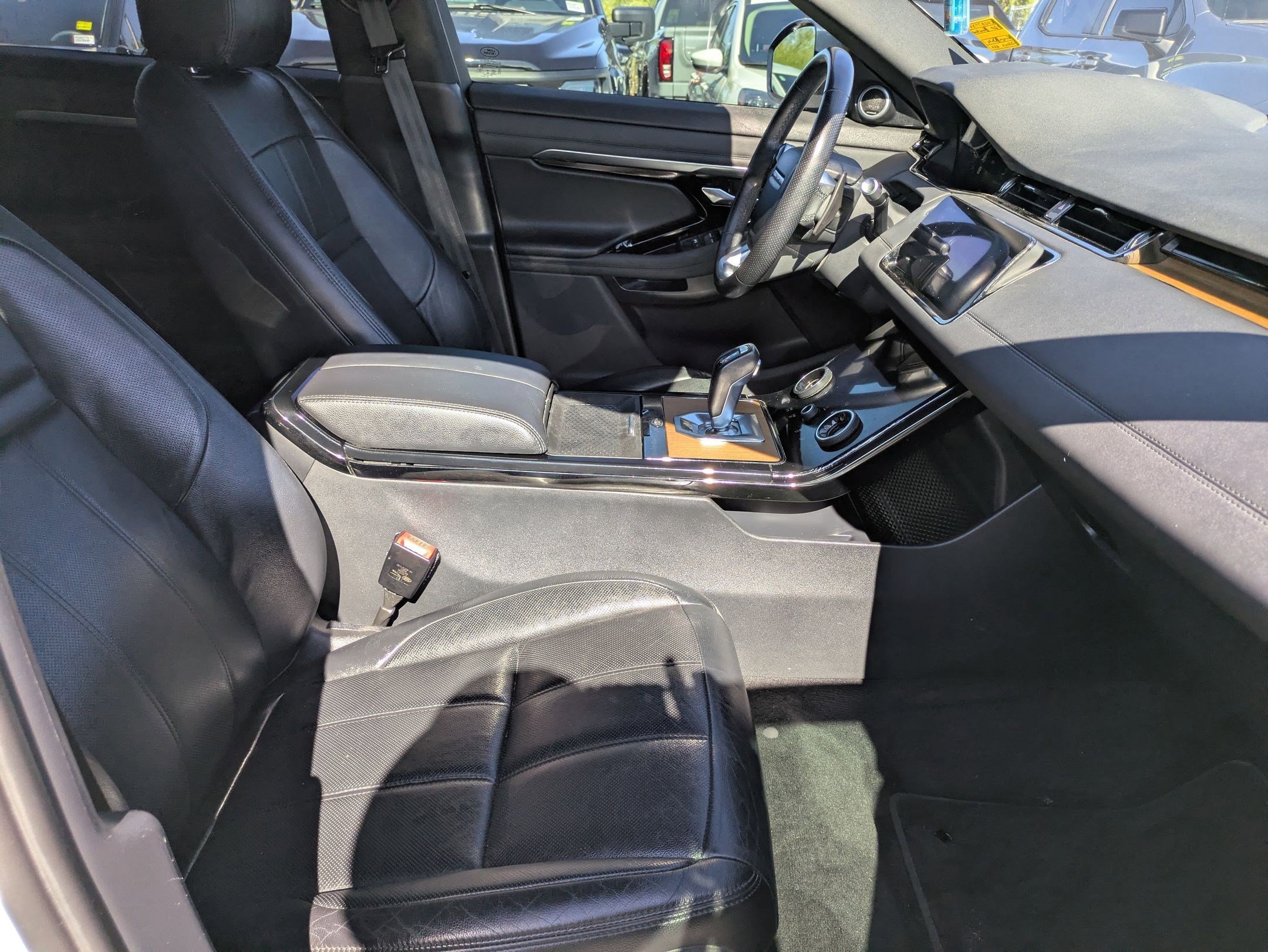 Used 2020 Land Rover Range Rover Evoque R-Dynamic SE image 26