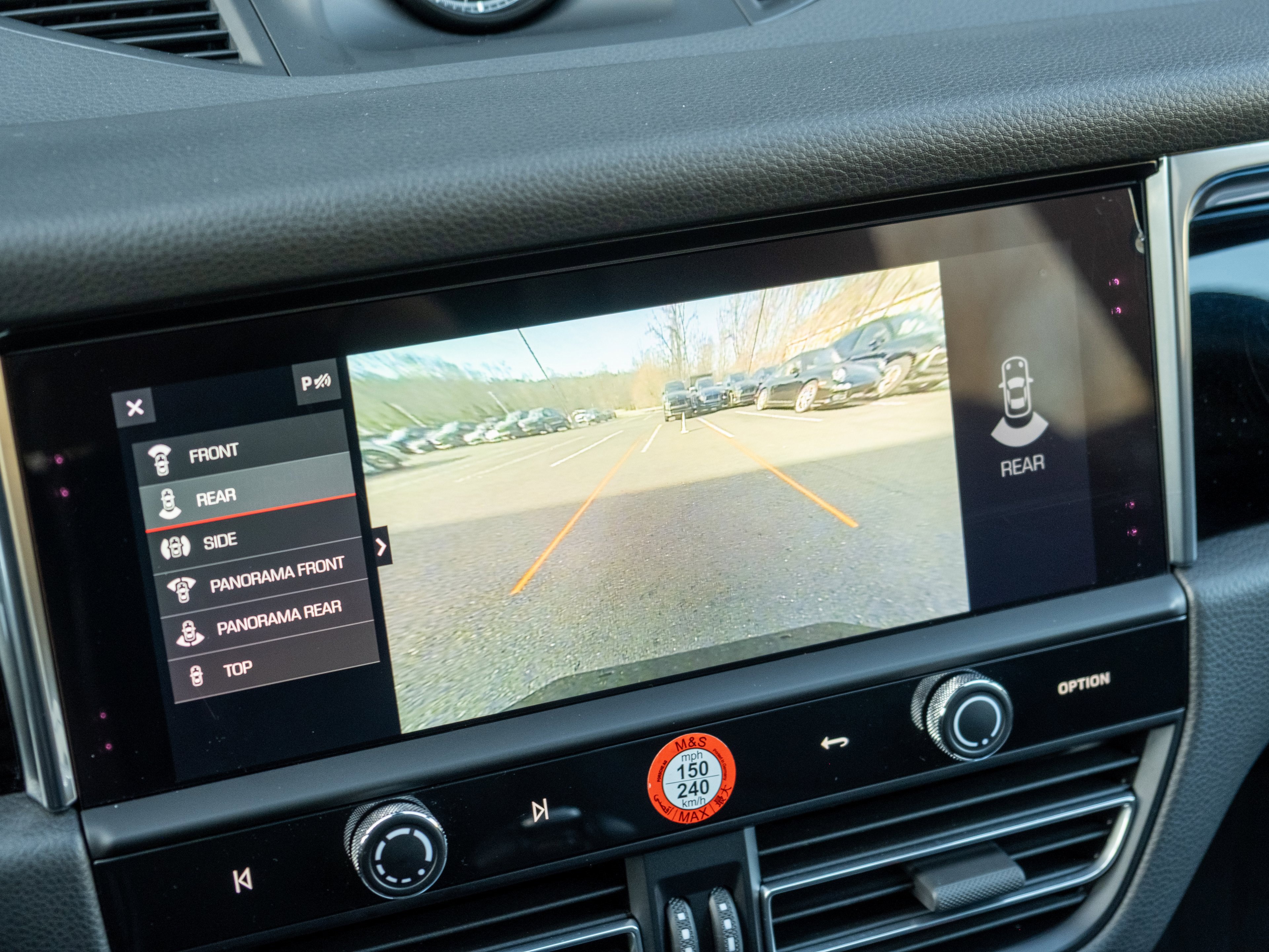 Certified 2025 Porsche Macan image 27