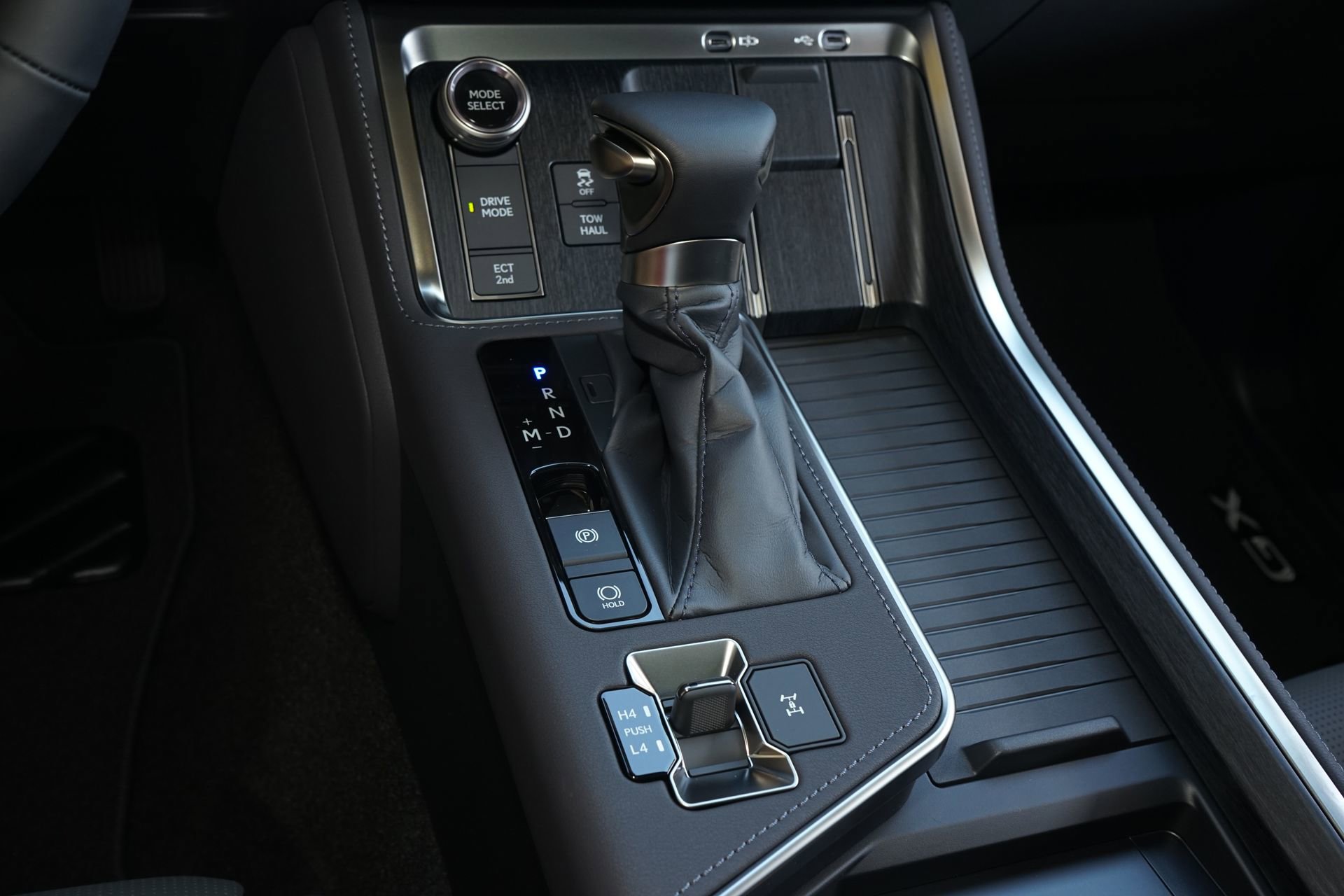 Used 2025 Lexus GX 550 w/ Cold Area Package image 19