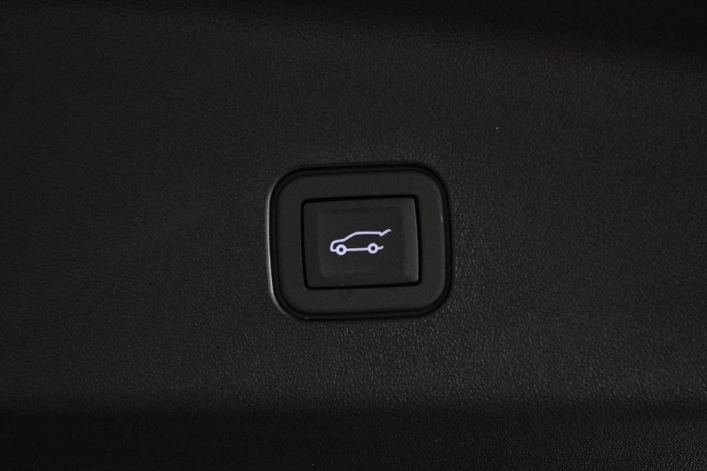 New 2026 Cadillac Vistiq Sport w/ LPO, Floor Liner Package image 33