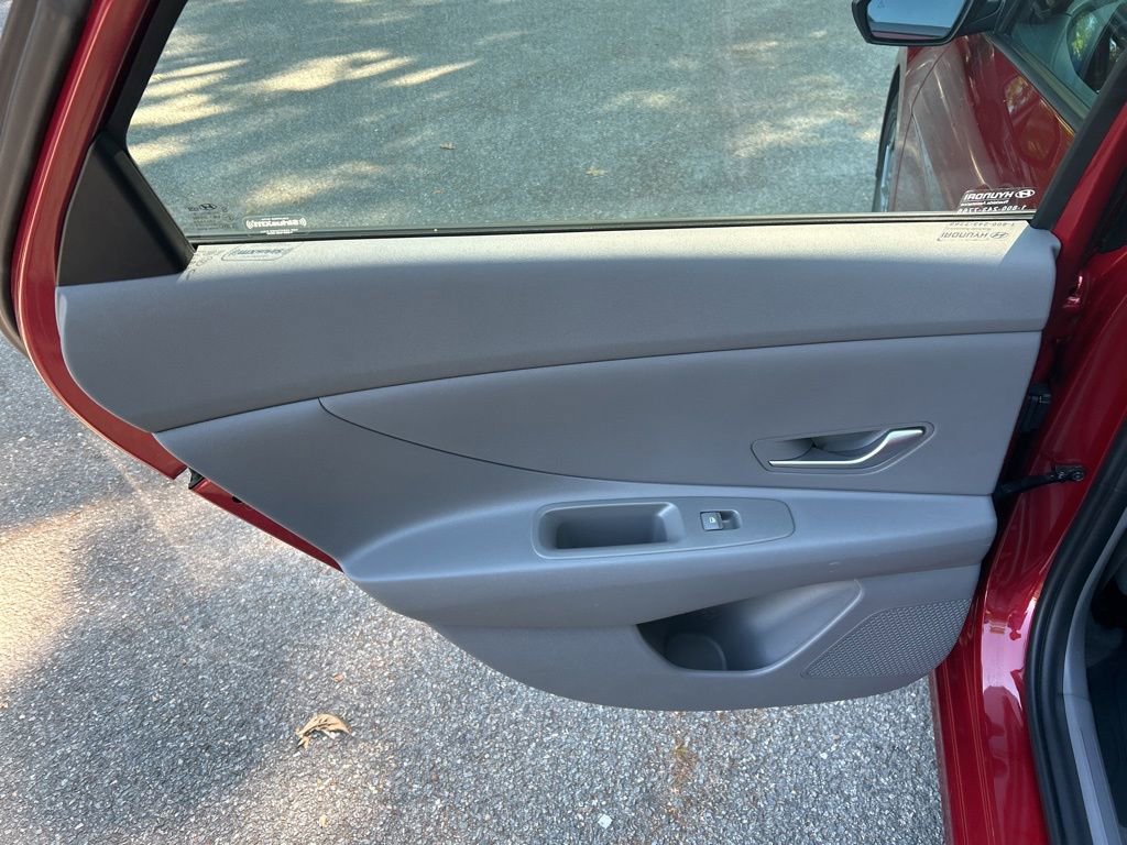 Used 2024 Hyundai Elantra SEL FWD image 24