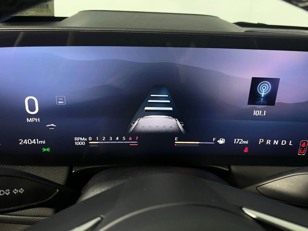 Used 2025 Buick Enclave Sport Touring image 22