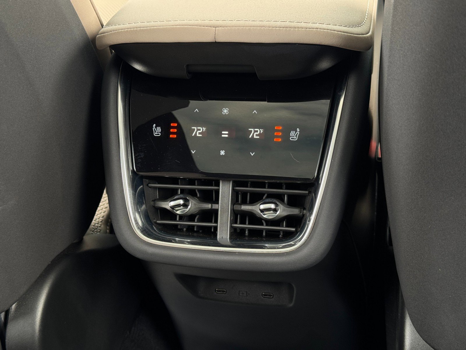 Used 2025 Volvo EX90 Ultra image 38