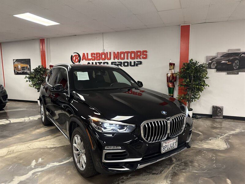 Used 2019 BMW X5 xDrive40i w/ Premium Package 2