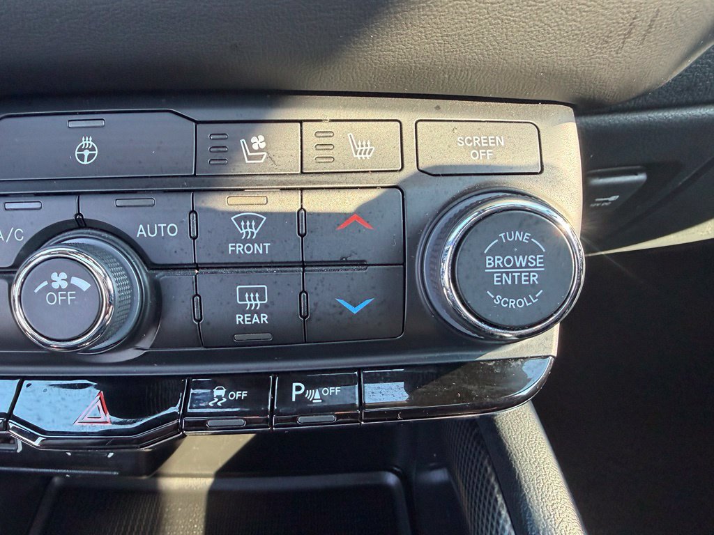 Used 2024 Dodge Durango GT AWD/4WD image 9