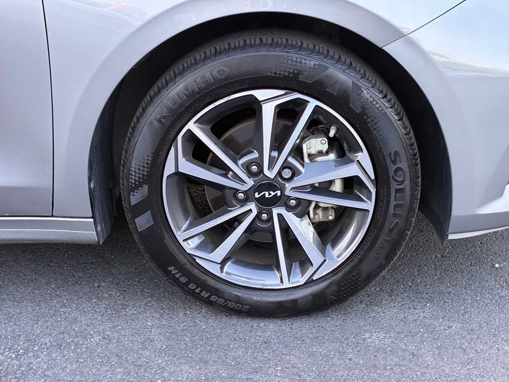 Used 2023 Kia Forte LXS w/ LXS Technology Package FWD image 45