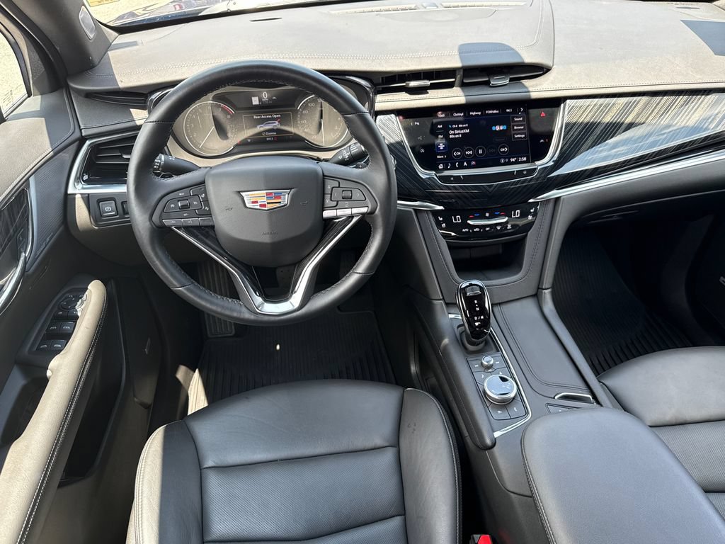Certified 2025 Cadillac XT6 Premium Luxury FWD image 25