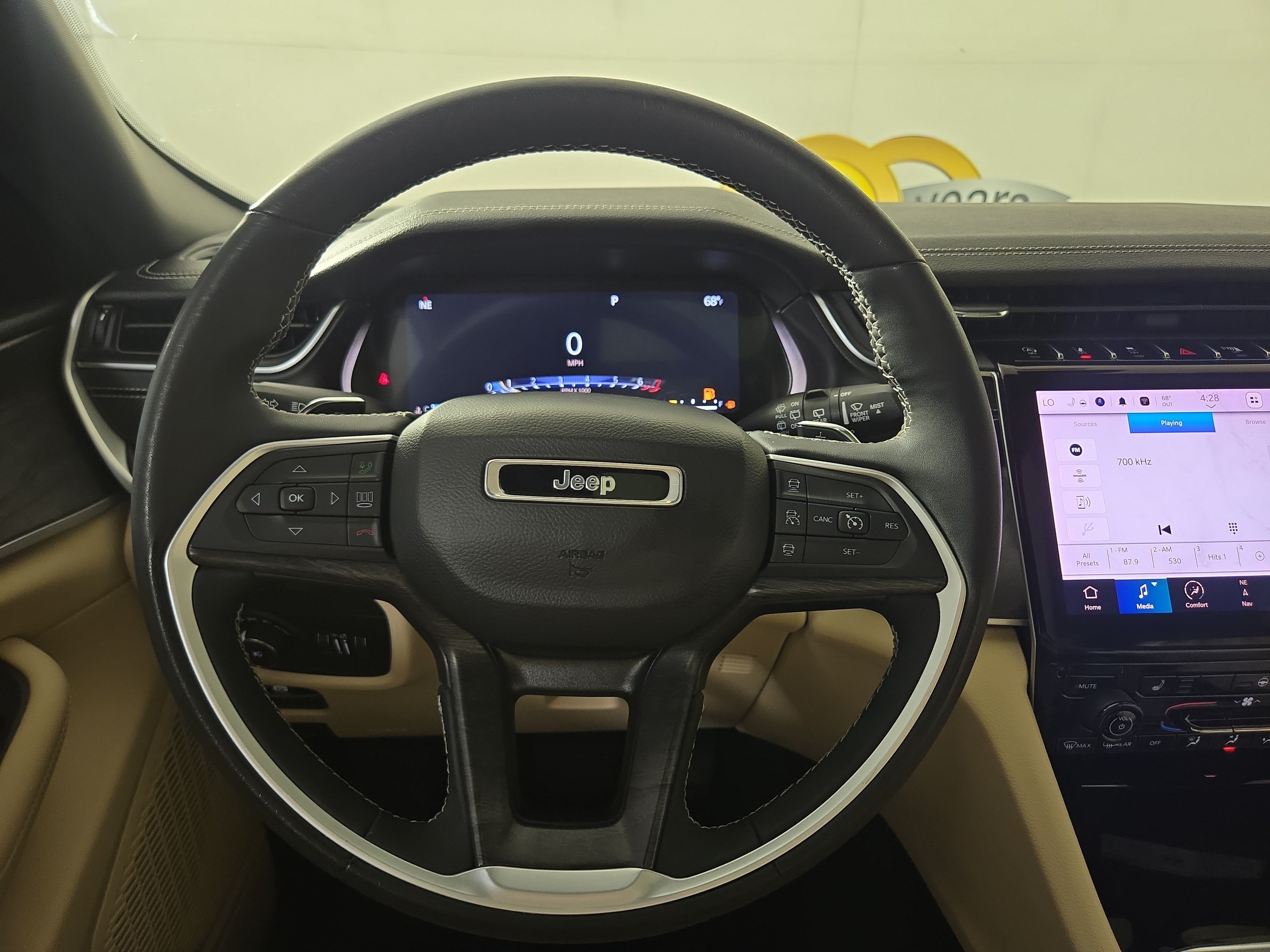 Used 2023 Jeep Grand Cherokee L Limited AWD/4WD image 15