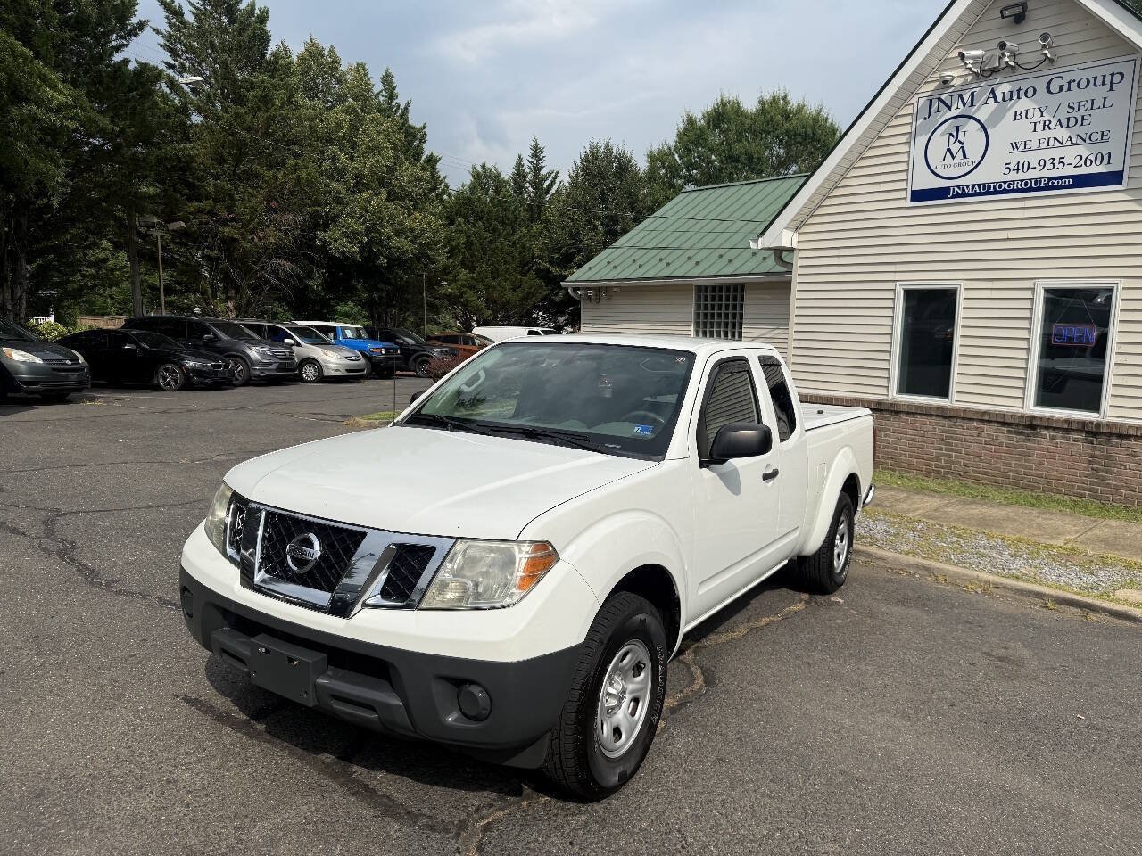 Used 2015 Nissan Frontier S RWD image 3