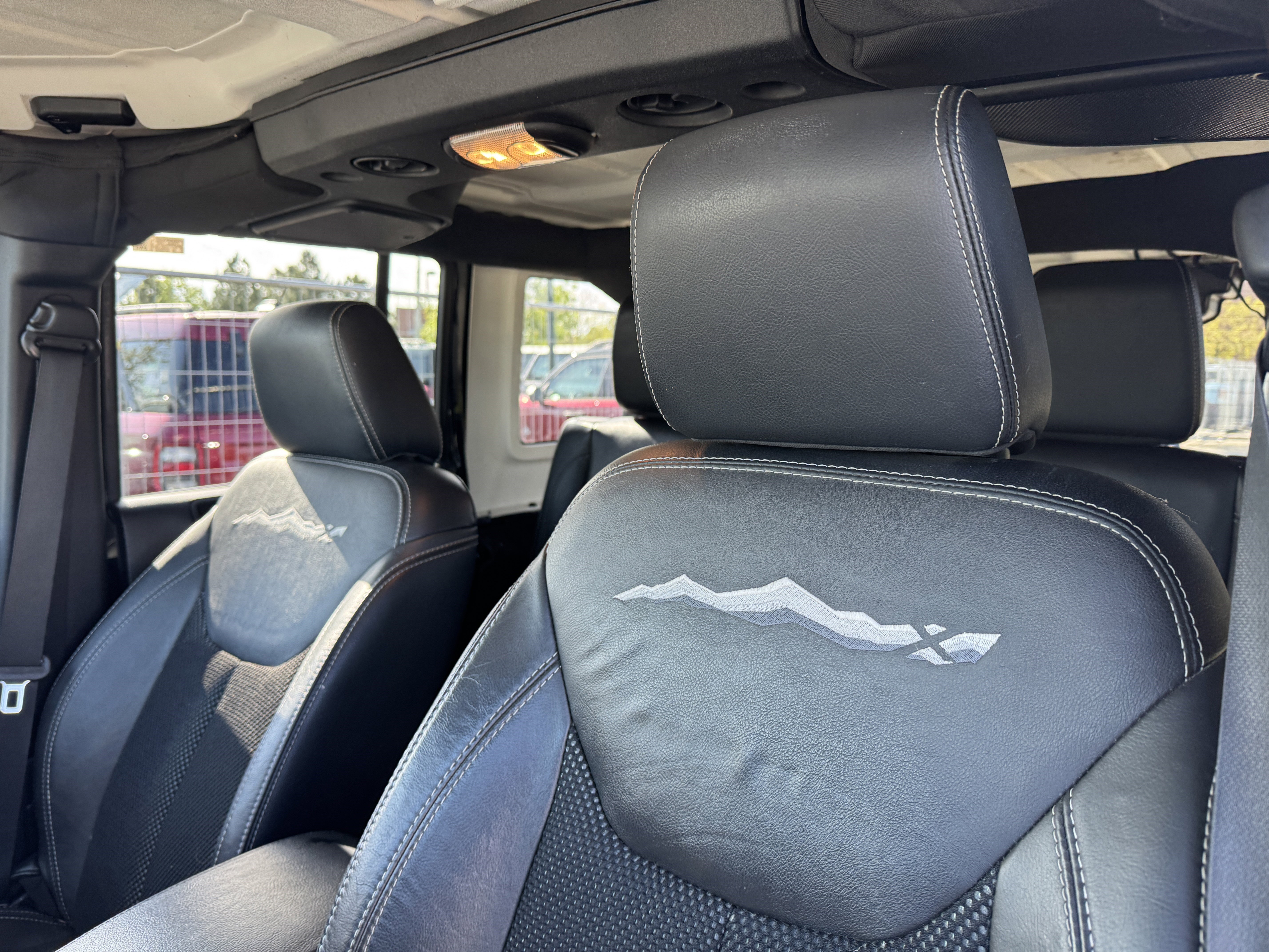 Used 2015 Jeep Wrangler Unlimited Sahara AWD/4WD image 12