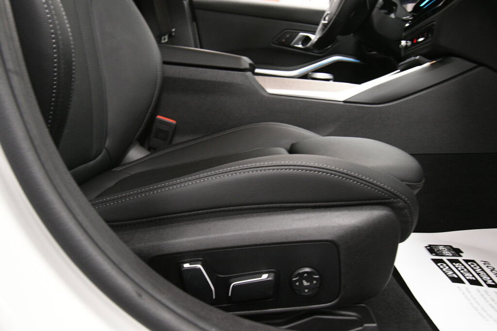 Used 2025 BMW 330i xDrive Sedan image 27