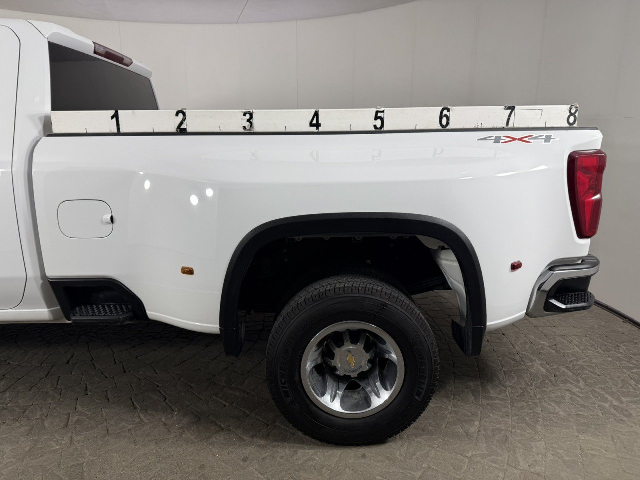 Used 2025 Chevrolet Silverado 3500 LT AWD/4WD image 5