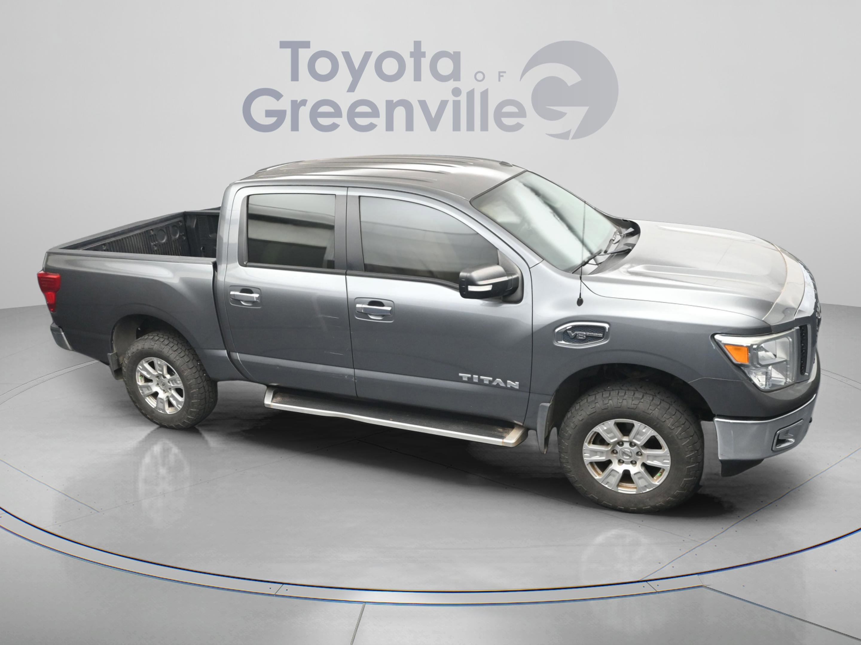 Used 2017 Nissan Titan SV AWD/4WD image 19