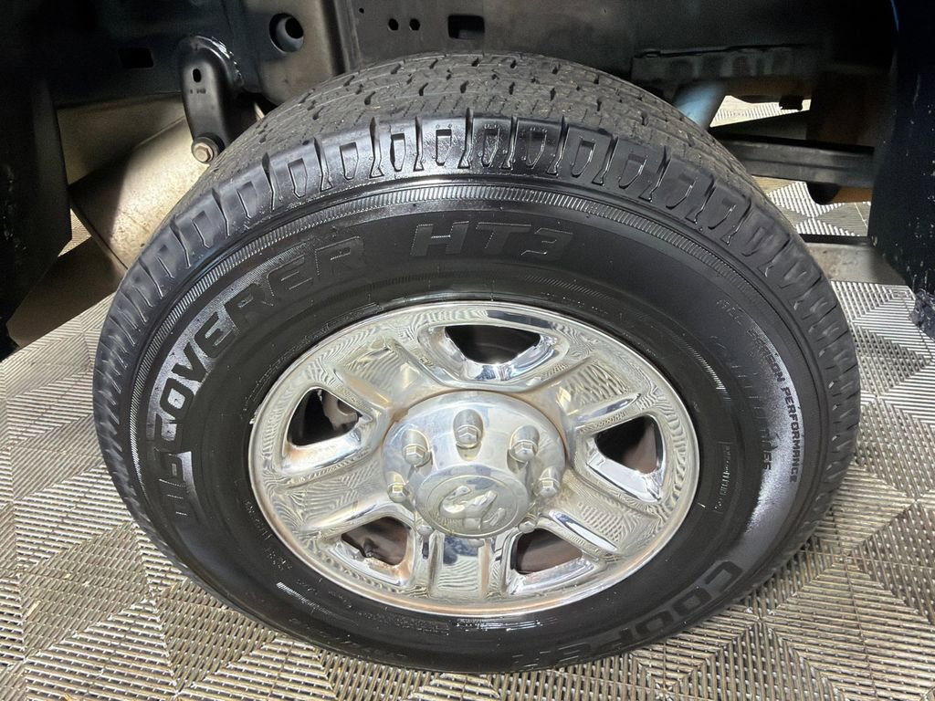 Used 2017 RAM 2500 Tradesman w/ Chrome Appearance Group image 17